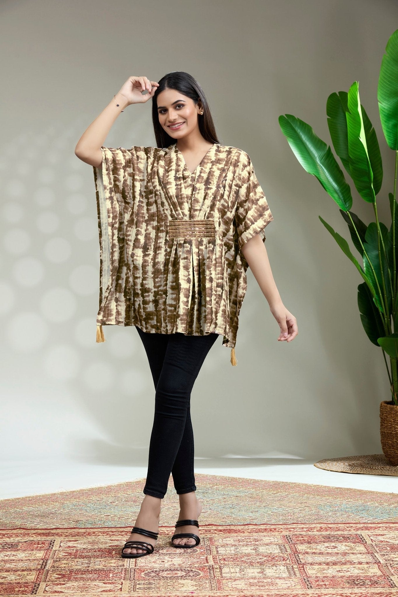 Trendy Tie Dye Kaftan with broach - Freyaa USA & Canada