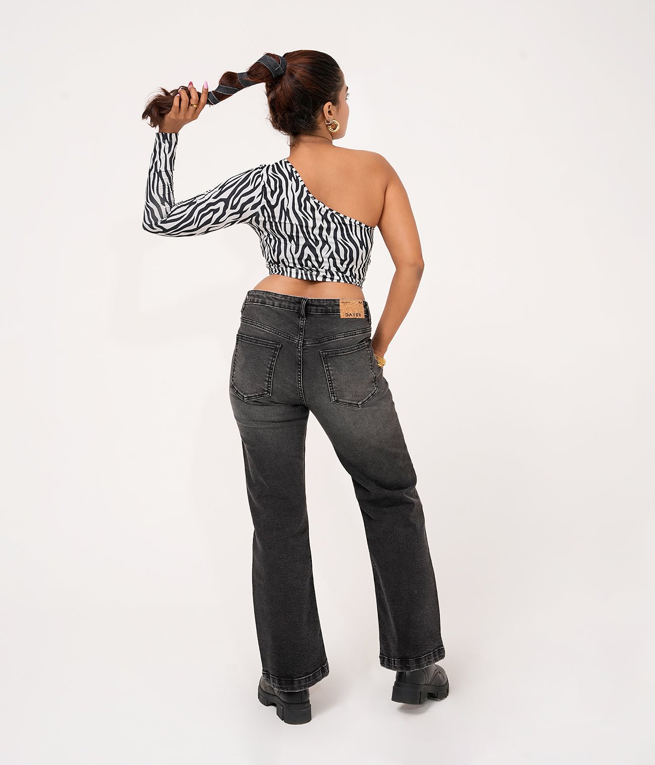 Black Classic Straight Cut Denim Jeans - Freyaa USA & Canada
