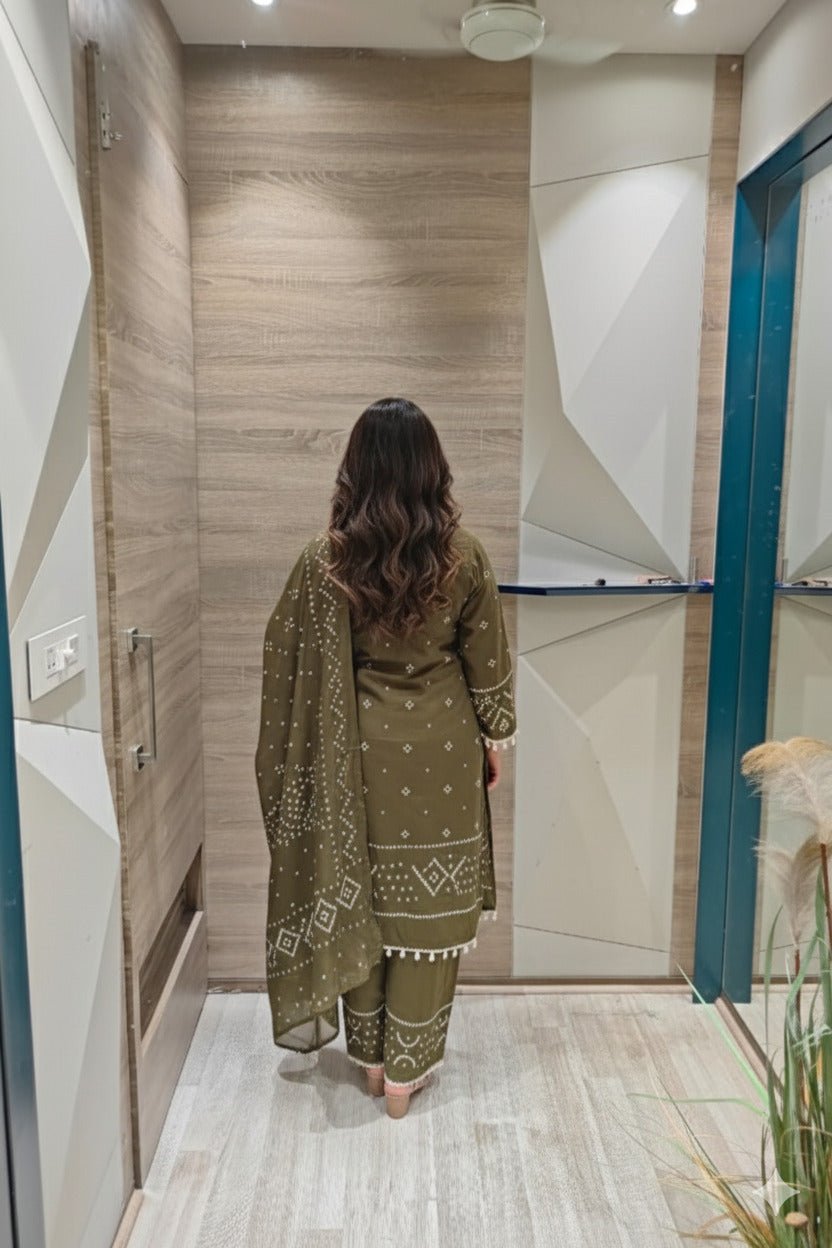 Green Three-Piece Suit with Kodiya Detailing on Sleeves With Dupatta - Freyaa USA & Canada