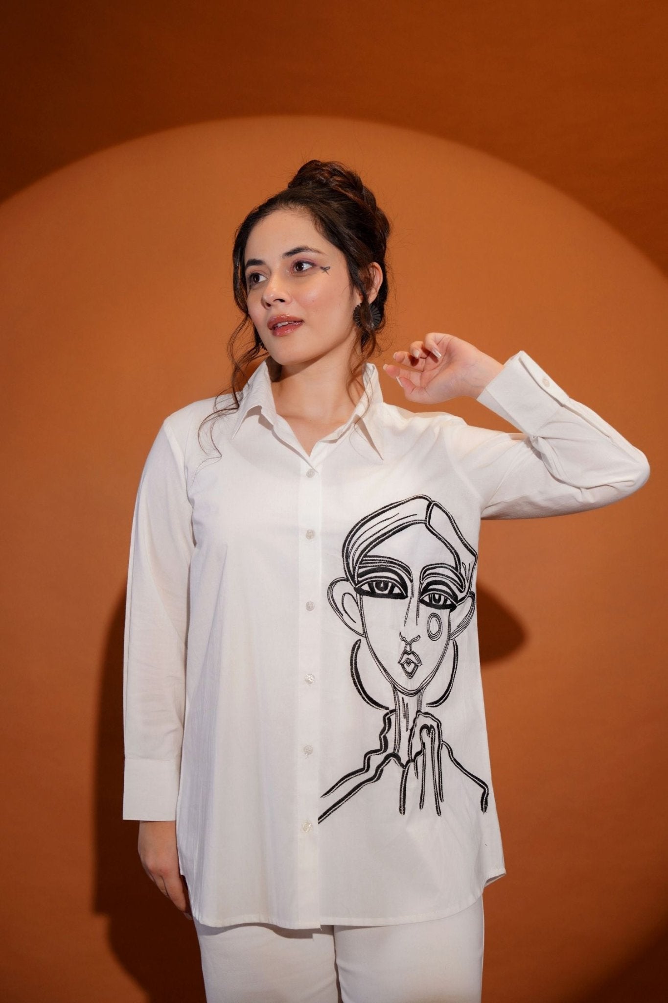 Face Line Art White Shirt - Freyaa USA & Canada