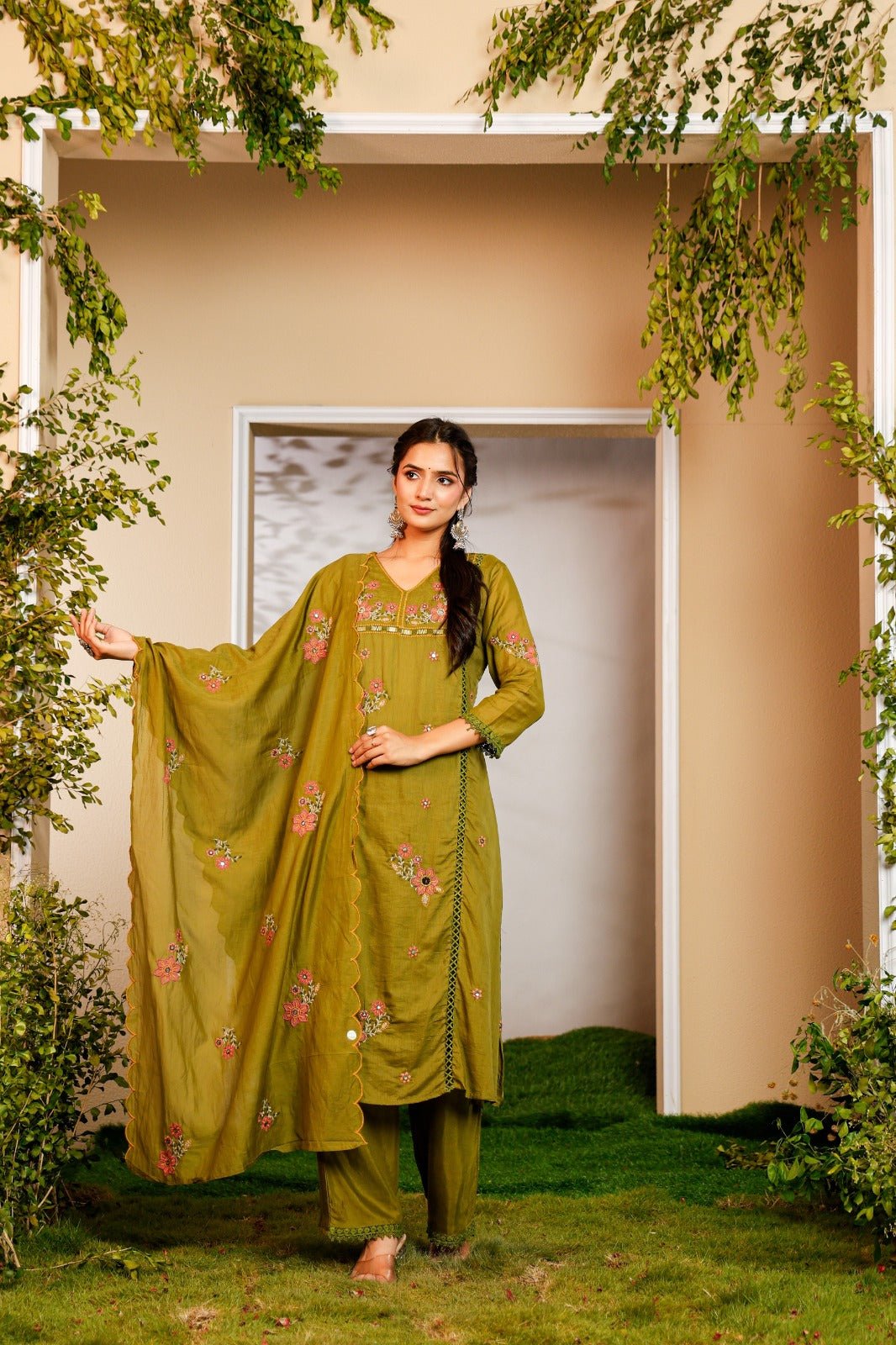 Green Embroidered Three-Piece Suit Set - Freyaa USA & Canada
