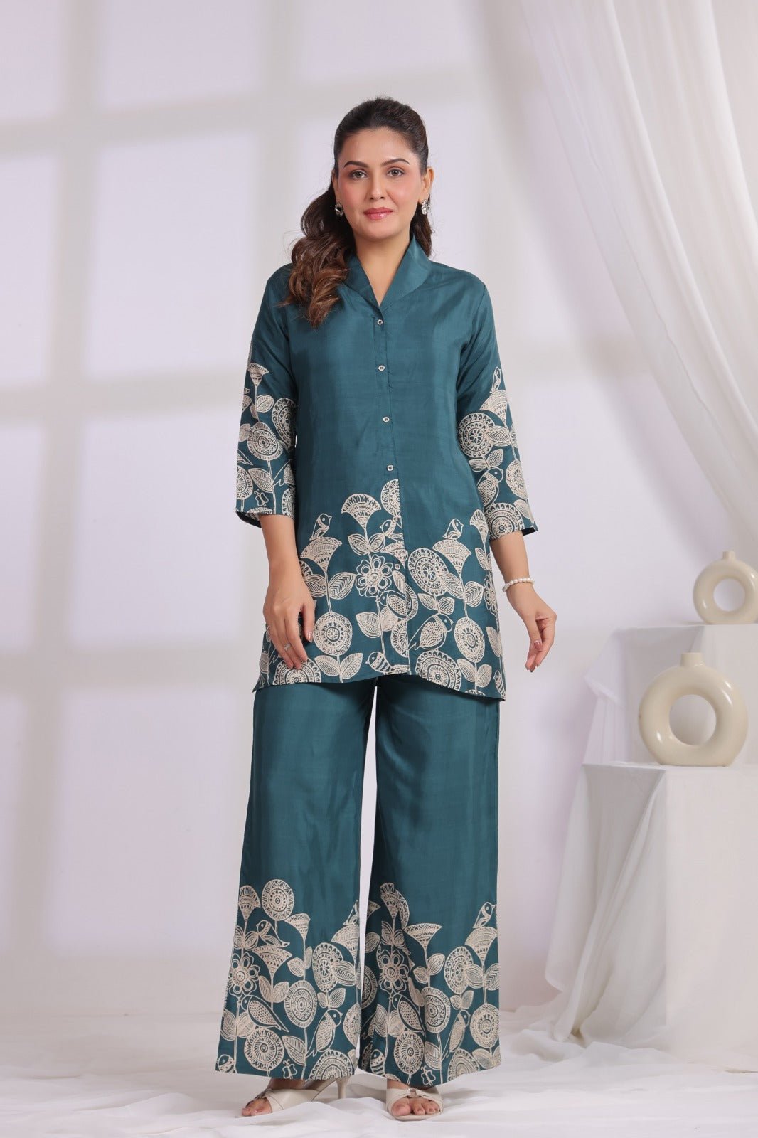 Green Co-ord Set with Floral Line Print - Freyaa USA & Canada