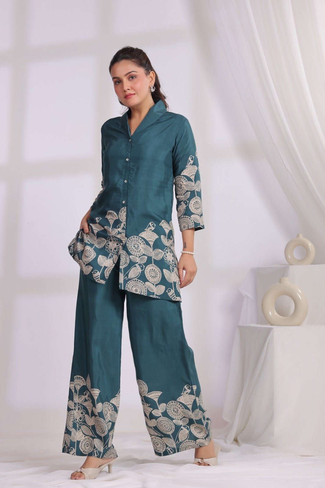 Green Co-ord Set with Floral Line Print - Freyaa USA & Canada