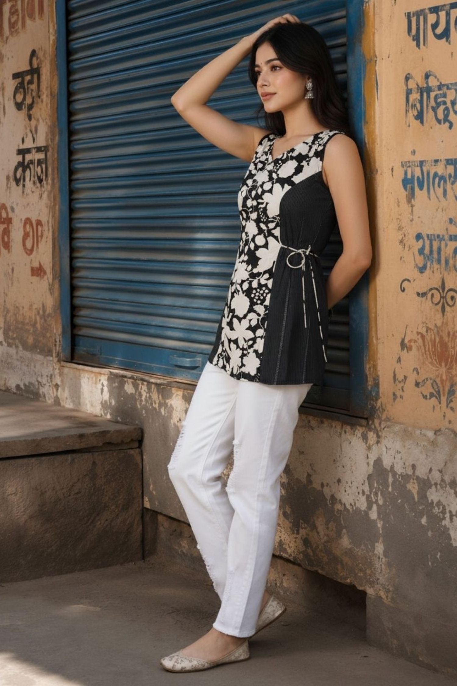 Black and White Floral Sleeveless Top