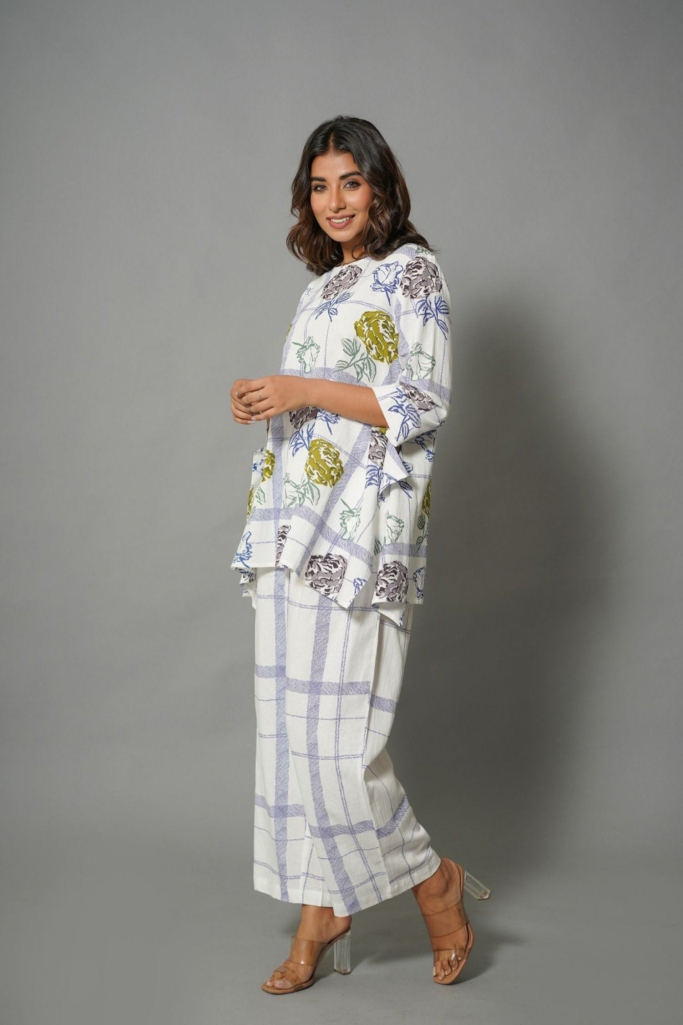White Cord Set In Cotton With Flower Prints - Freyaa USA & Canada
