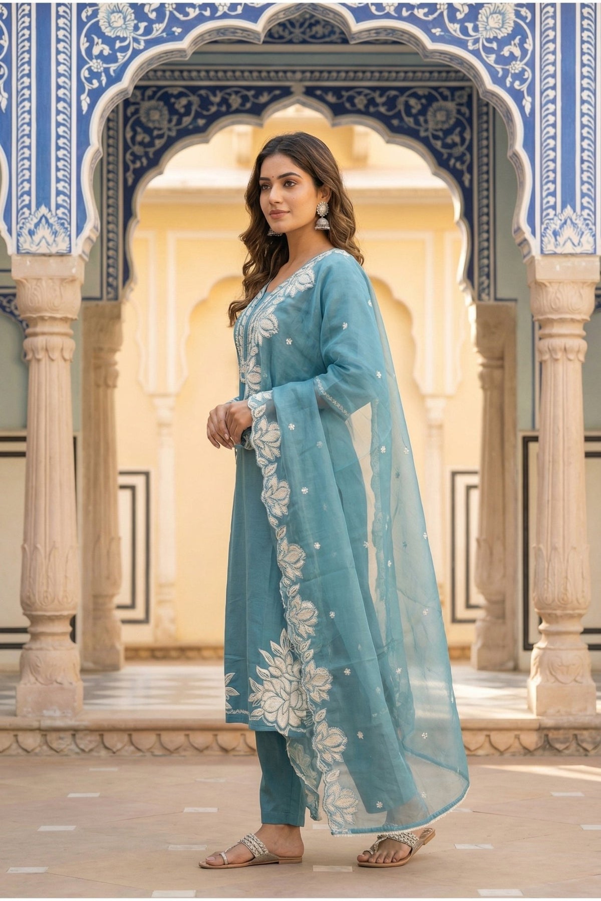 Floral Embroidered Kurta Set with Buti Work & Statement Dupatta Border - Freyaa USA & Canada