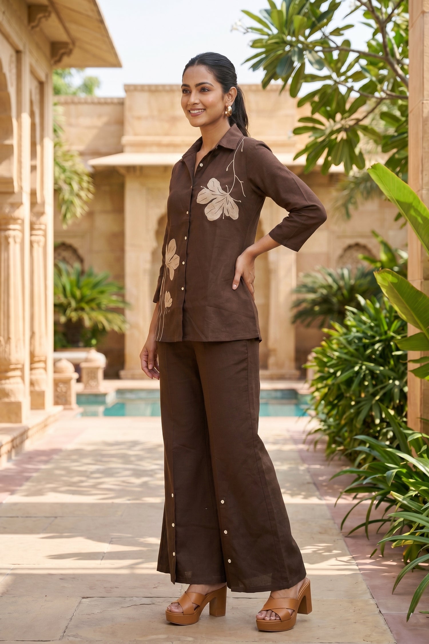 CHIC BROWN NOTCH COLLAR CORD SET Notch