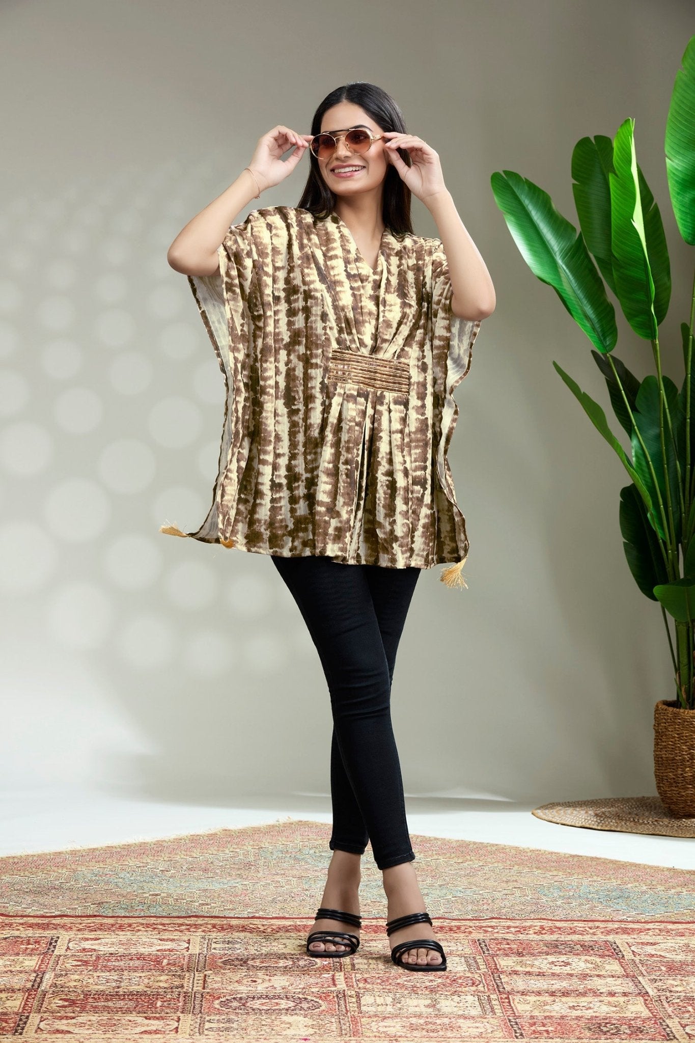 Trendy Tie Dye Kaftan with broach - Freyaa USA & Canada