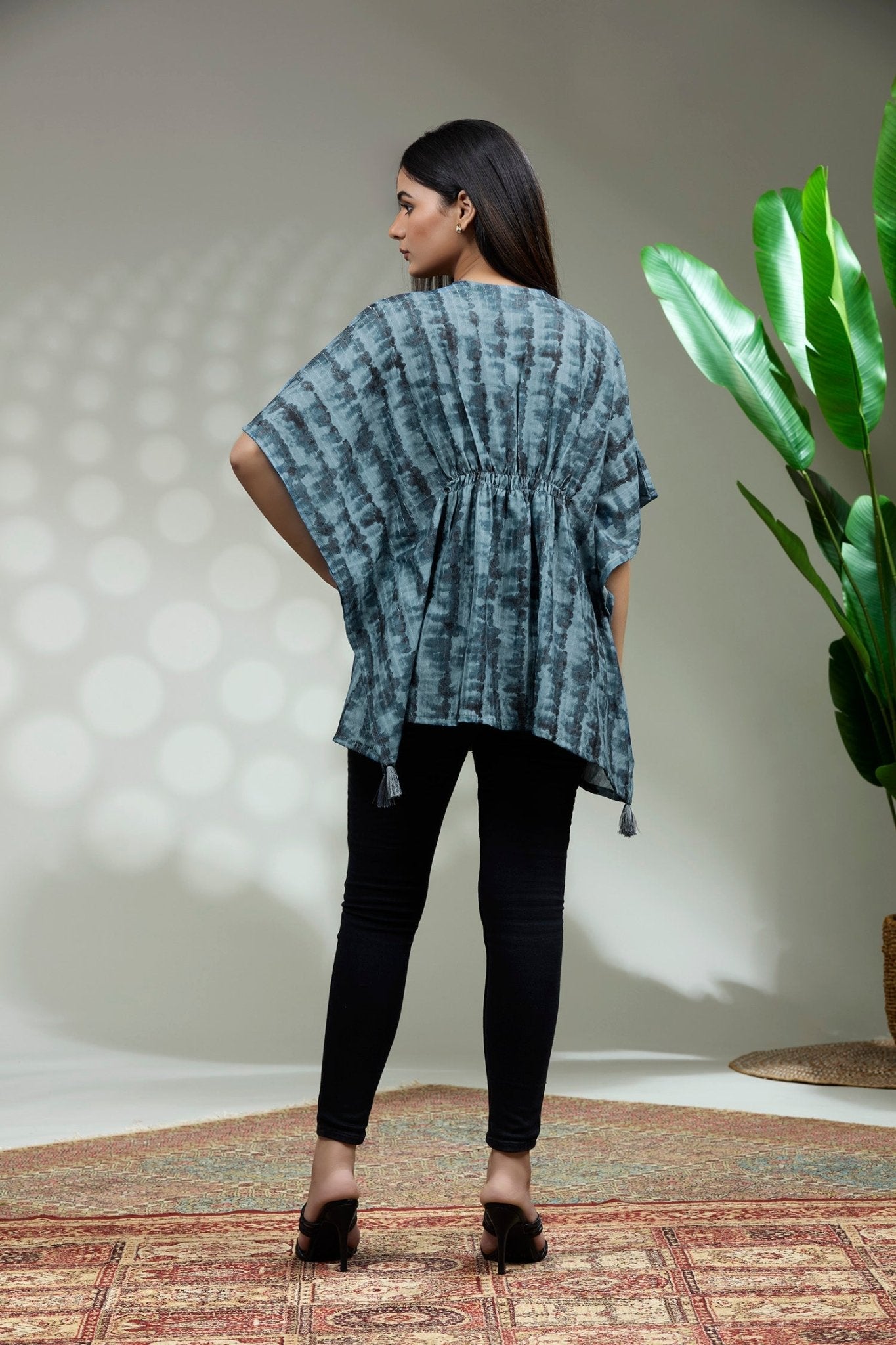 Trendy Tie Dye Kaftan with broach - Freyaa USA & Canada