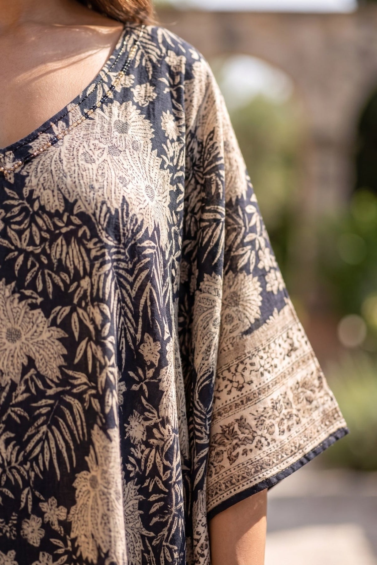 Bold Rock Black Printed Viscose Short Kaftan - Freyaa USA & Canada