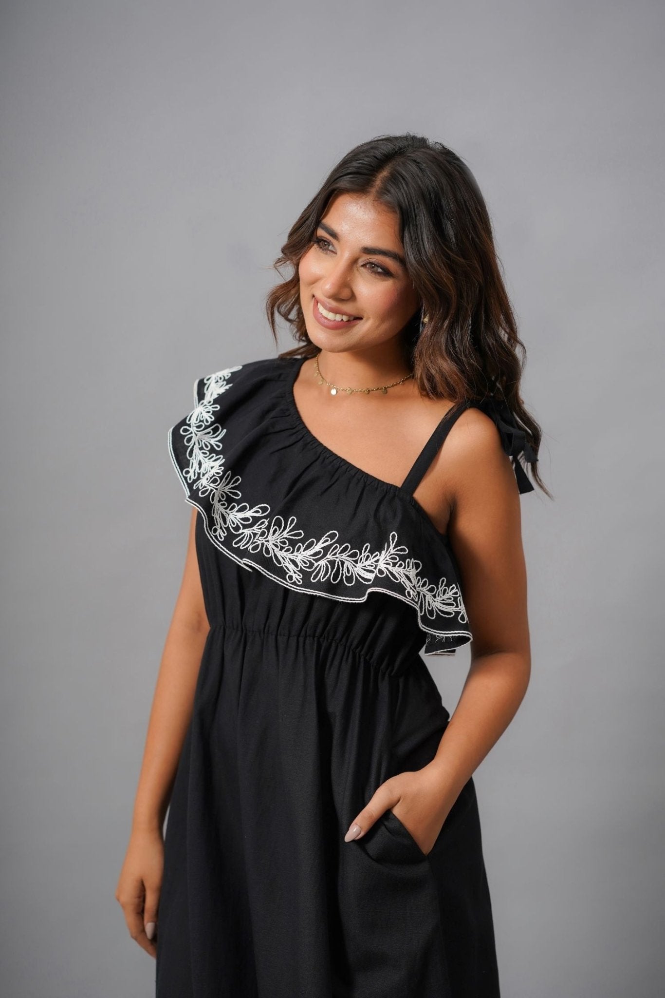 Chic Black Single-Strap Dress - Freyaa USA & Canada