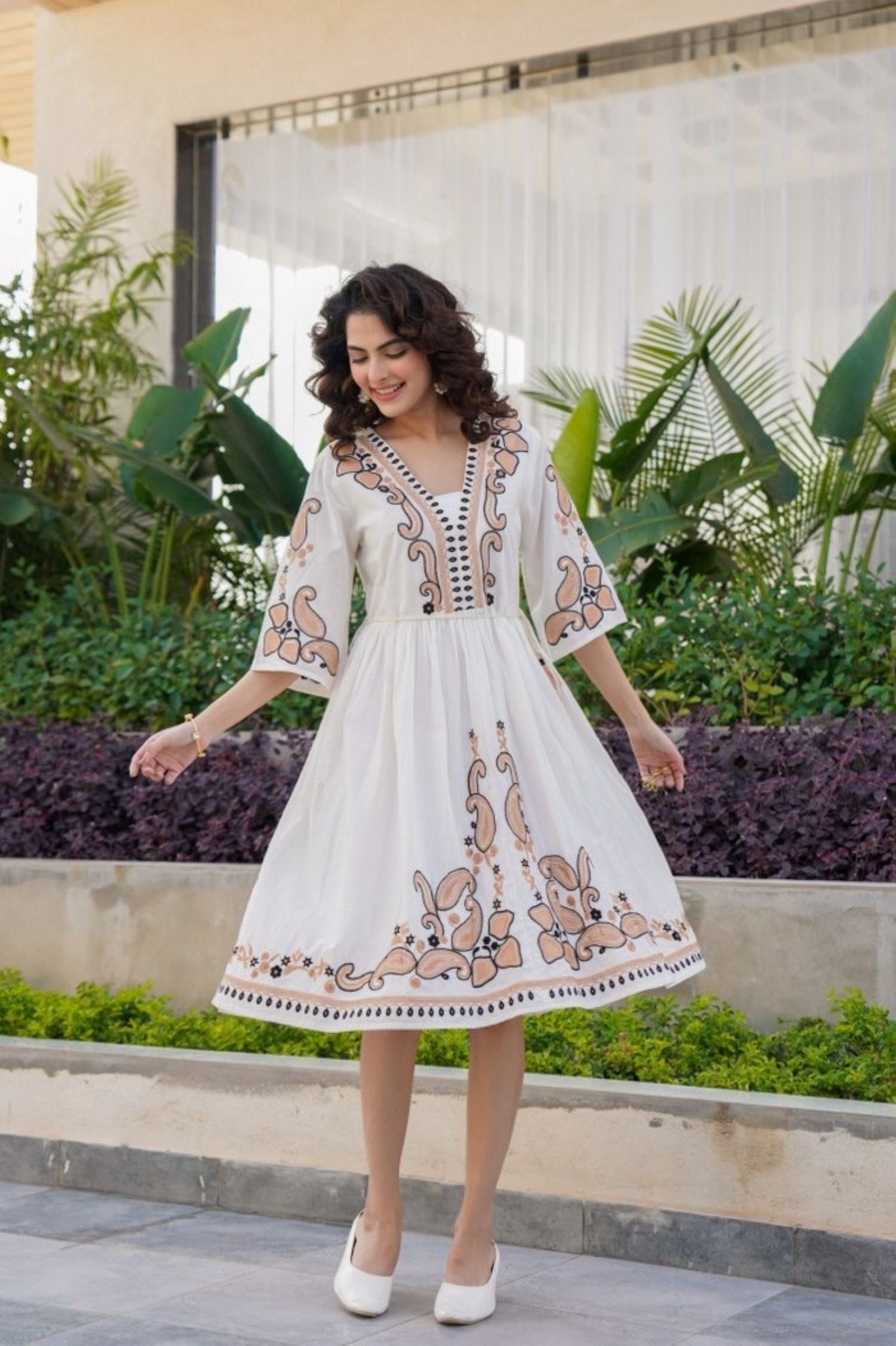 Freyaa Neckline Muse Off-White Embroidered Tunic - Freyaa USA & Canada