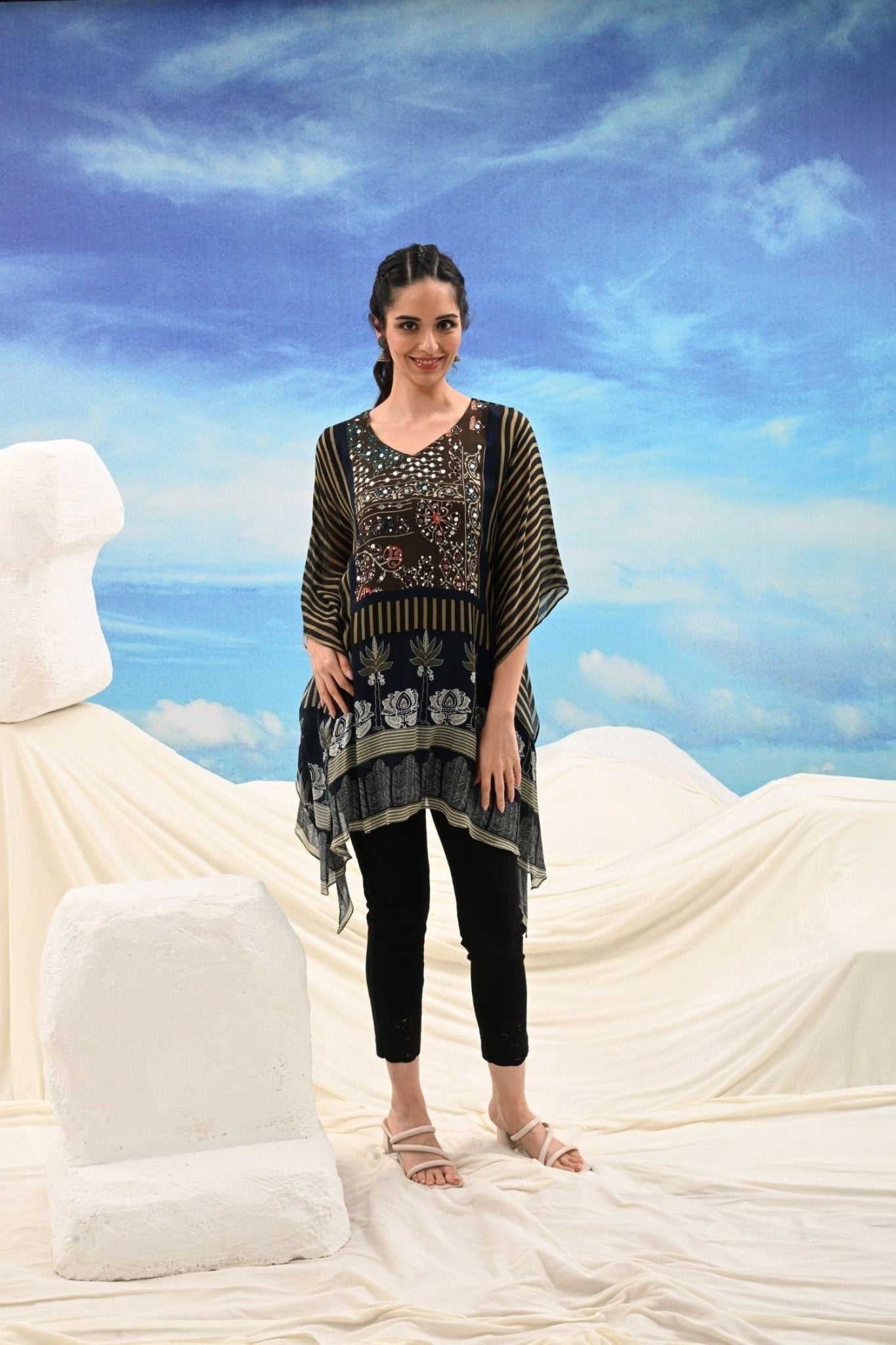 Grace Mehendi Kaftan with Print - Freyaa USA & Canada